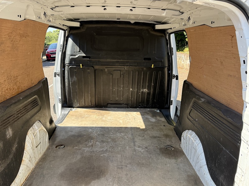 Vauxhall Combo 1.5 Turbo D 2300 Sportive Panel Van 4dr Diesel Manual L2 H1 Euro 6 (100 ps) - U26069