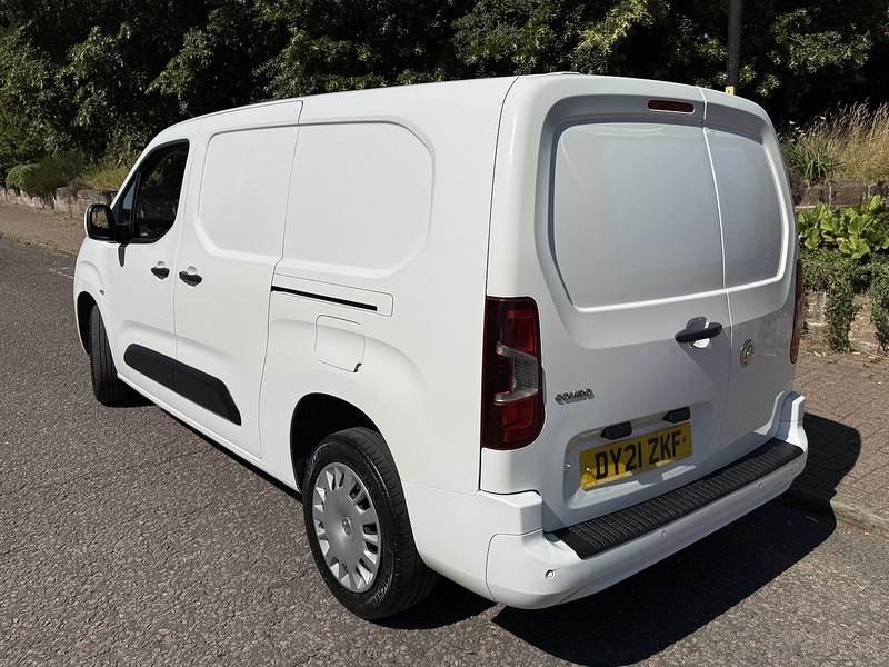 Vauxhall Combo 1.5 Turbo D 2300 Sportive Panel Van 4dr Diesel Manual L2 H1 Euro 6 (100 ps) - U26069