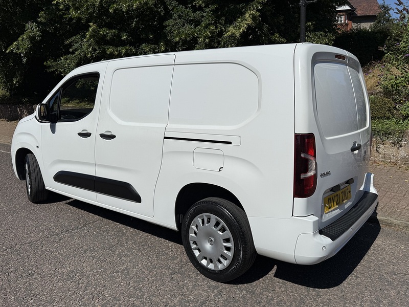Vauxhall Combo 1.5 Turbo D 2300 Sportive Panel Van 4dr Diesel Manual L2 H1 Euro 6 (100 ps) - U26069