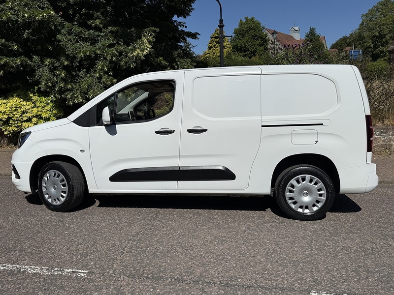 Vauxhall Combo 1.5 Turbo D 2300 Sportive Panel Van 4dr Diesel Manual L2 H1 Euro 6 (100 ps) - U26069