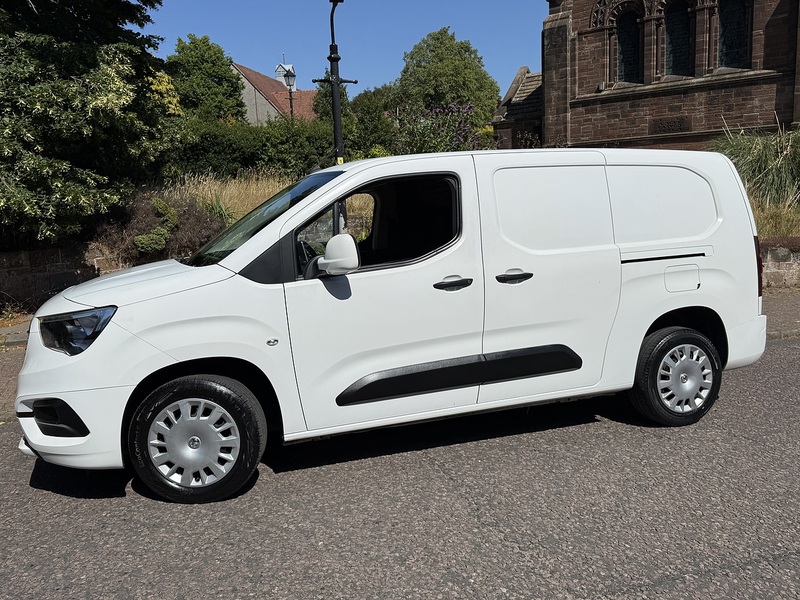 Vauxhall Combo 1.5 Turbo D 2300 Sportive Panel Van 4dr Diesel Manual L2 H1 Euro 6 (100 ps) - U26069
