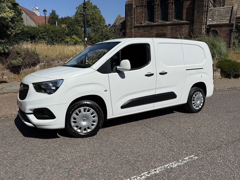 Vauxhall Combo 1.5 Turbo D 2300 Sportive Panel Van 4dr Diesel Manual L2 H1 Euro 6 (100 ps) - U26069