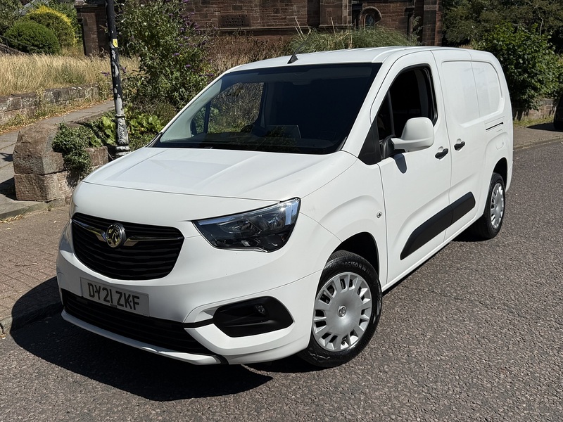 Vauxhall Combo 1.5 Turbo D 2300 Sportive Panel Van 4dr Diesel Manual L2 H1 Euro 6 (100 ps) - U26069