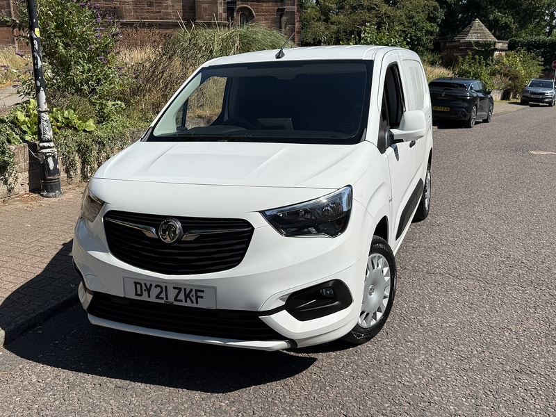 Vauxhall Combo 1.5 Turbo D 2300 Sportive Panel Van 4dr Diesel Manual L2 H1 Euro 6 (100 ps) - U26069