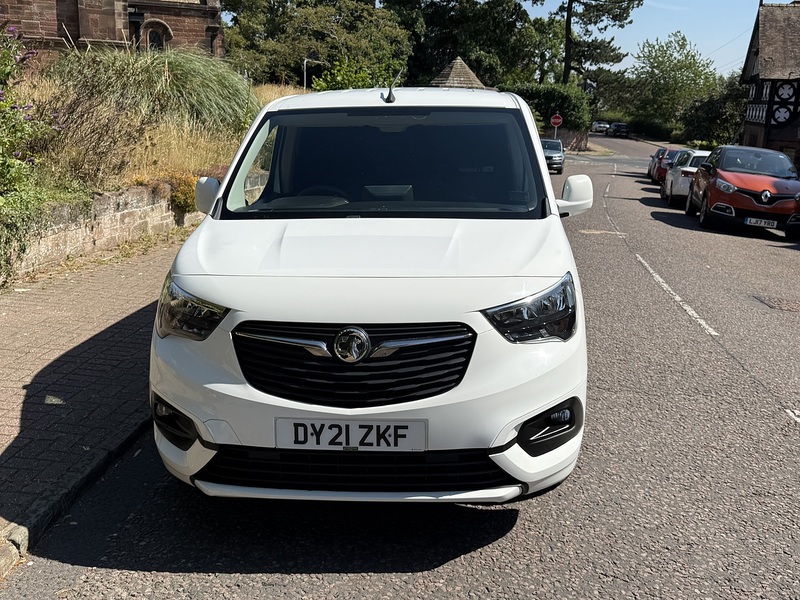 Vauxhall Combo 1.5 Turbo D 2300 Sportive Panel Van 4dr Diesel Manual L2 H1 Euro 6 (100 ps) - U26069
