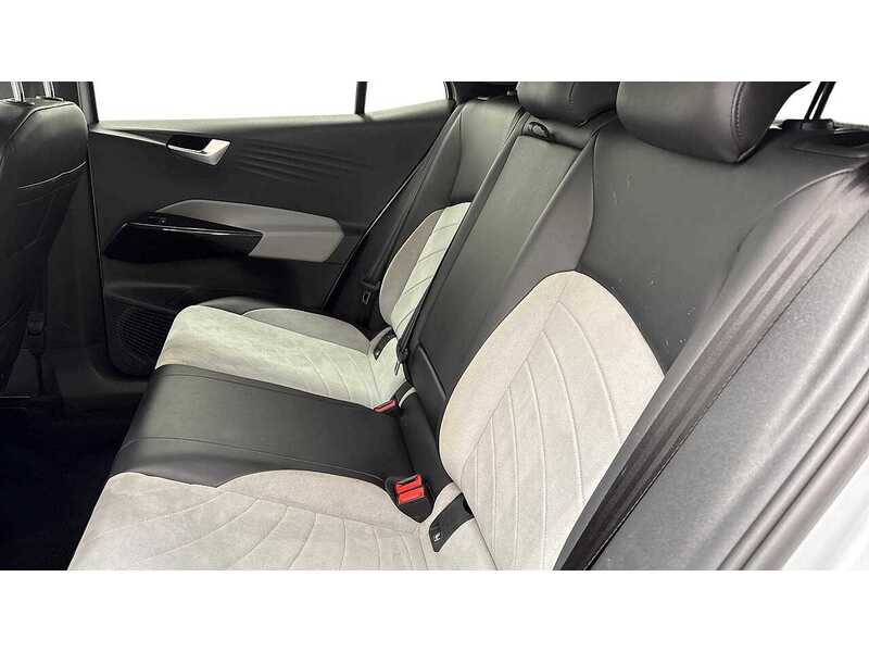Volkswagen ID.3 Pro Performance 58kWh Family Hatchback 5dr Electric Auto (204 ps) - U26071