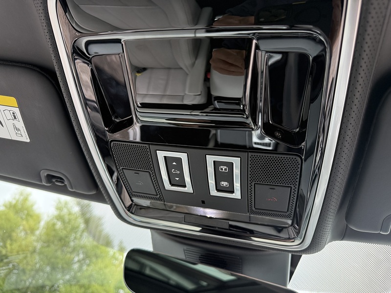 Land Rover Range Rover 4.4 SD V8 Autobiography SUV 5dr Diesel Auto 4WD Euro 6 (s/s) (339 ps) - U26080