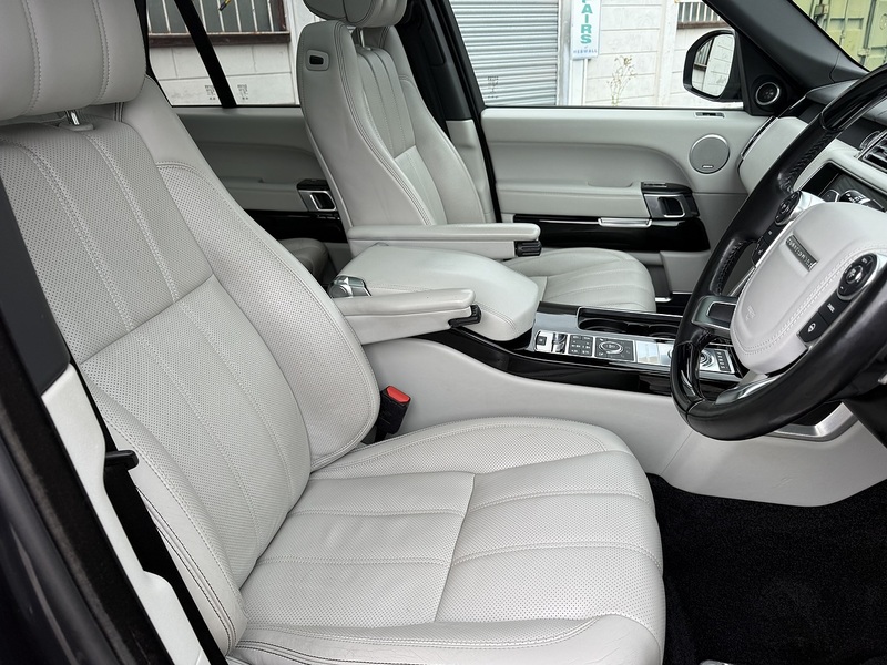 Land Rover Range Rover 4.4 SD V8 Autobiography SUV 5dr Diesel Auto 4WD Euro 6 (s/s) (339 ps) - U26080