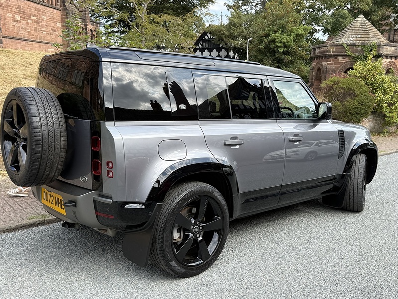 Land Rover Defender 110 2.0 P400e 15.4kWh X-Dynamic SE SUV 5dr Petrol Plug-in Hybrid Auto 4WD Euro 6 (s/s) (404 ps) - U26083