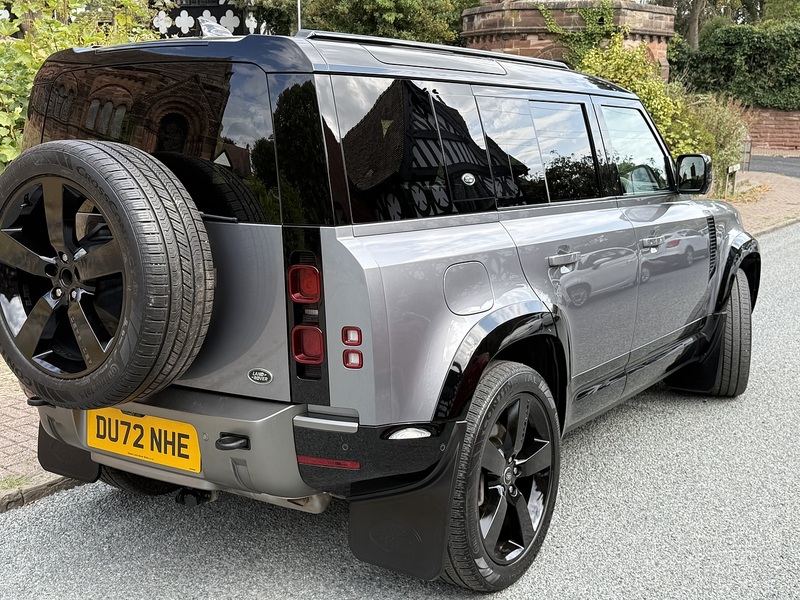 Land Rover Defender 110 2.0 P400e 15.4kWh X-Dynamic SE SUV 5dr Petrol Plug-in Hybrid Auto 4WD Euro 6 (s/s) (404 ps) - U26083