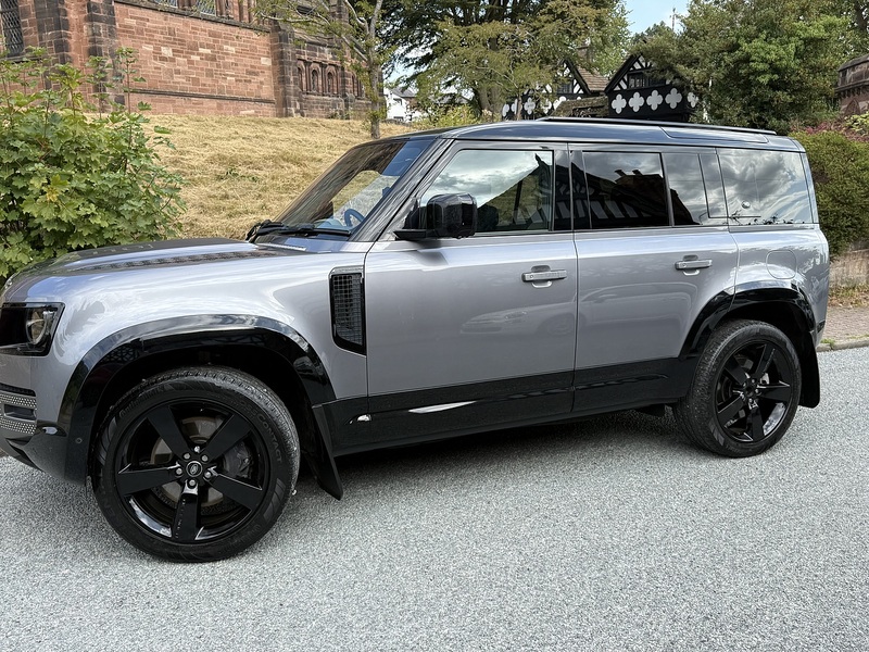 Land Rover Defender 110 2.0 P400e 15.4kWh X-Dynamic SE SUV 5dr Petrol Plug-in Hybrid Auto 4WD Euro 6 (s/s) (404 ps) - U26083