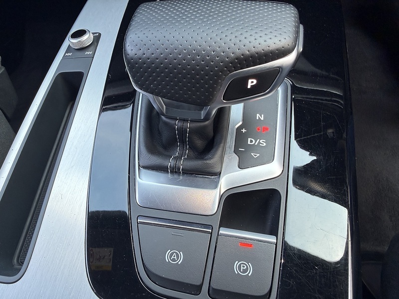 Audi Q5 2.0 TDI 40 S line Sportback 5dr Diesel S Tronic quattro Euro 6 (s/s) (204 ps) - U26084