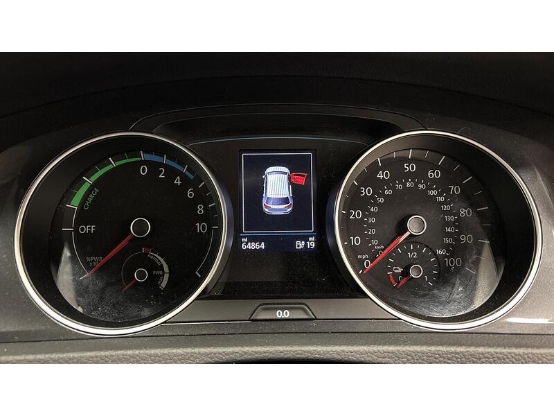 Volkswagen e-Golf 35.8kWh e-Golf Hatchback 5dr Electric Auto (136 ps) - U26088