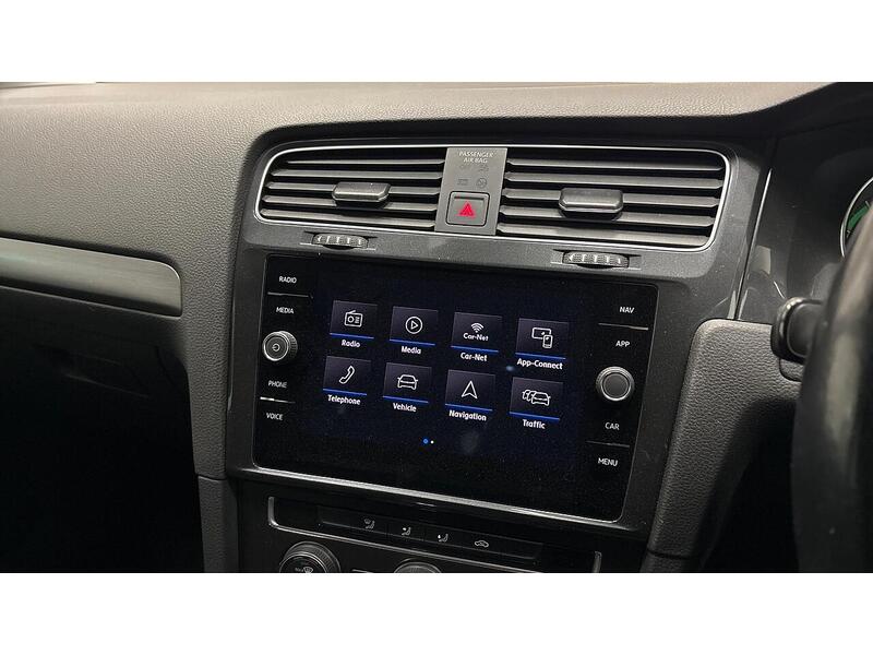 Volkswagen e-Golf 35.8kWh e-Golf Hatchback 5dr Electric Auto (136 ps) - U26099