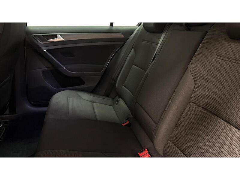 Volkswagen e-Golf 35.8kWh e-Golf Hatchback 5dr Electric Auto (136 ps) - U26099