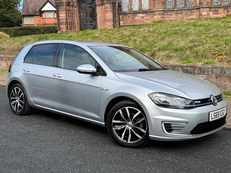 Volkswagen e-Golf 35.8kWh e-Golf Hatchback 5dr Electric Auto (136 ps) - U26099