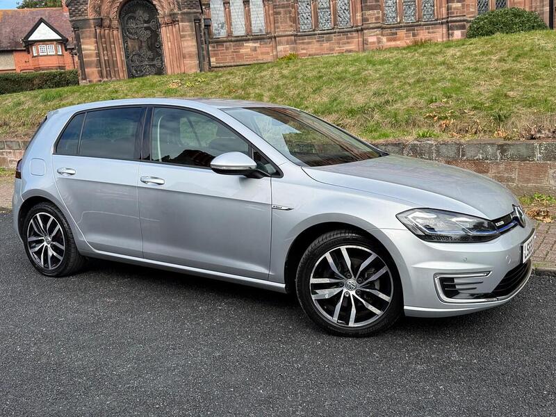 Volkswagen e-Golf 35.8kWh e-Golf Hatchback 5dr Electric Auto (136 ps) - U26099