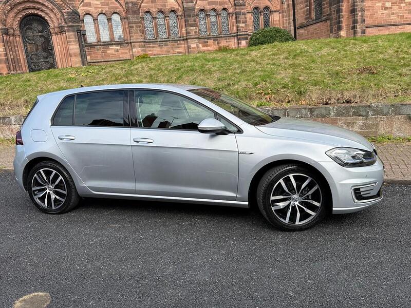 Volkswagen e-Golf 35.8kWh e-Golf Hatchback 5dr Electric Auto (136 ps) - U26099