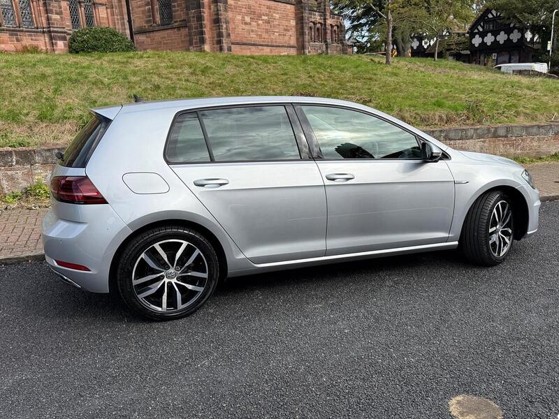 Volkswagen e-Golf 35.8kWh e-Golf Hatchback 5dr Electric Auto (136 ps) - U26099