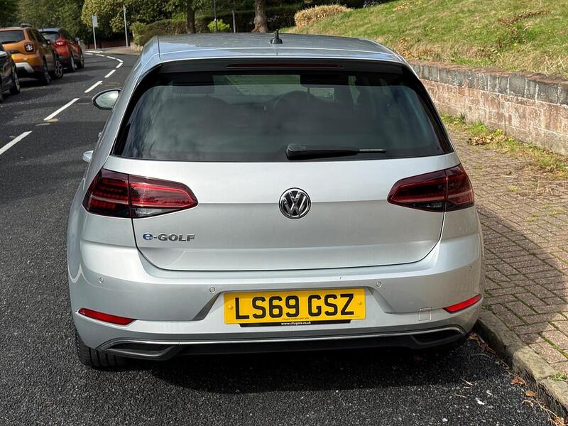Volkswagen e-Golf 35.8kWh e-Golf Hatchback 5dr Electric Auto (136 ps) - U26099