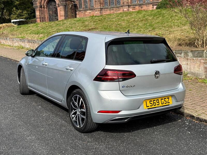 Volkswagen e-Golf 35.8kWh e-Golf Hatchback 5dr Electric Auto (136 ps) - U26099