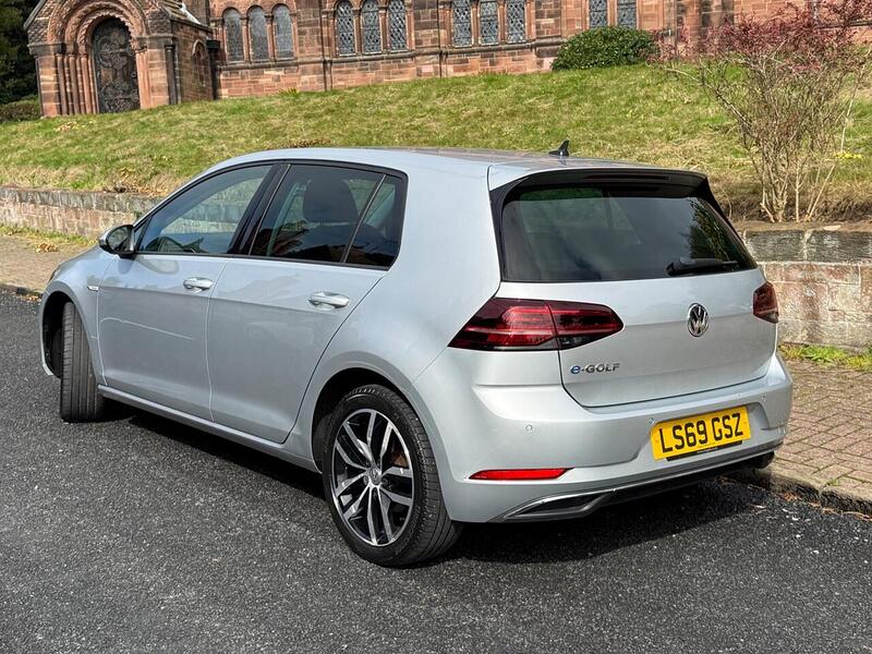 Volkswagen e-Golf 35.8kWh e-Golf Hatchback 5dr Electric Auto (136 ps) - U26099