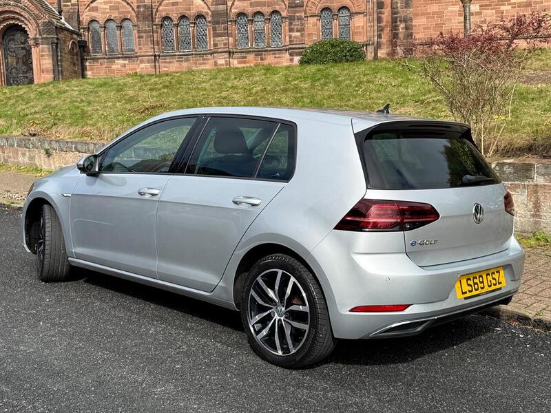Volkswagen e-Golf 35.8kWh e-Golf Hatchback 5dr Electric Auto (136 ps) - U26099