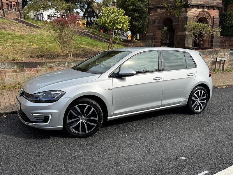Volkswagen e-Golf 35.8kWh e-Golf Hatchback 5dr Electric Auto (136 ps) - U26099