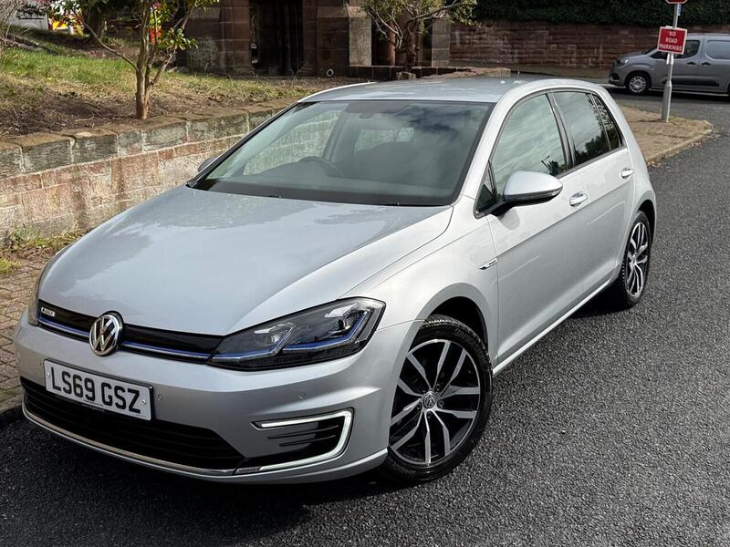 Volkswagen e-Golf 35.8kWh e-Golf Hatchback 5dr Electric Auto (136 ps) - U26099