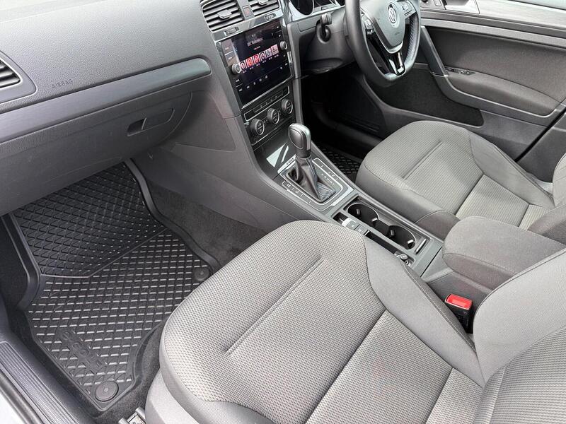 Volkswagen e-Golf 35.8kWh e-Golf Hatchback 5dr Electric Auto (136 ps) - U26099