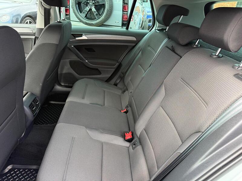 Volkswagen e-Golf 35.8kWh e-Golf Hatchback 5dr Electric Auto (136 ps) - U26099