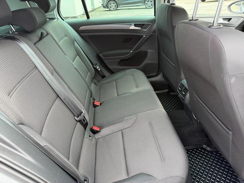 Volkswagen e-Golf 35.8kWh e-Golf Hatchback 5dr Electric Auto (136 ps) - U26099