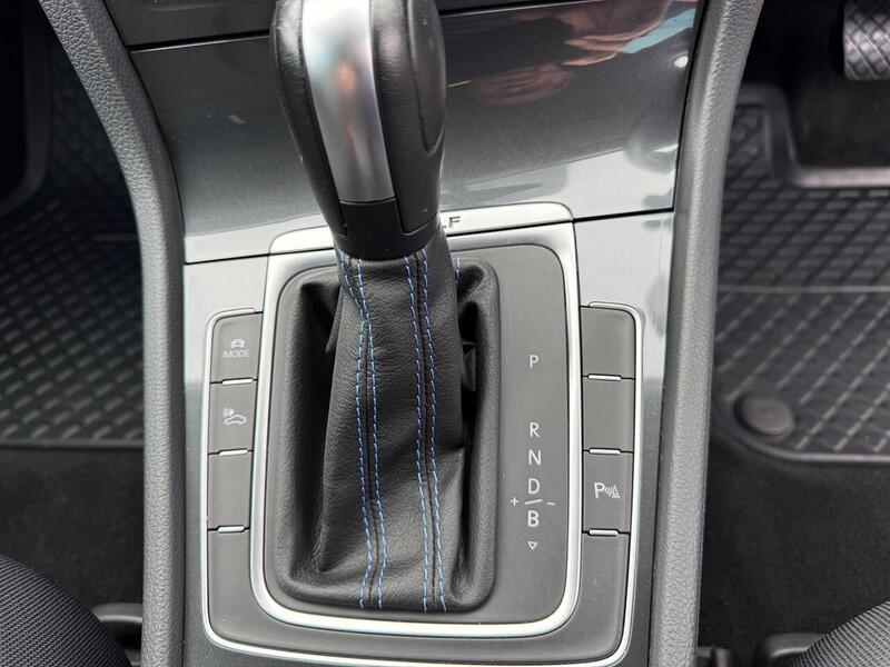 Volkswagen e-Golf 35.8kWh e-Golf Hatchback 5dr Electric Auto (136 ps) - U26099