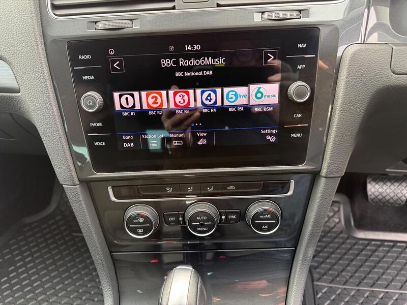 Volkswagen e-Golf 35.8kWh e-Golf Hatchback 5dr Electric Auto (136 ps) - U26099