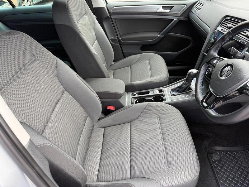 Volkswagen e-Golf 35.8kWh e-Golf Hatchback 5dr Electric Auto (136 ps) - U26099