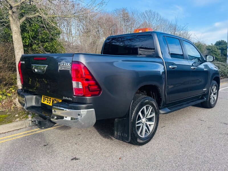 Toyota Hilux D-4D Invincible - U11