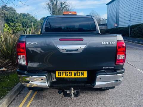 Toyota Hilux D-4D Invincible - U11