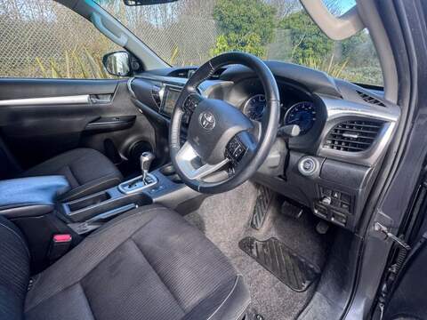Toyota Hilux D-4D Invincible - U11