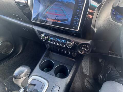 Toyota Hilux D-4D Invincible - U12