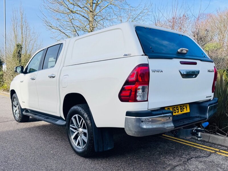 Toyota Hilux D-4D Invincible - U12