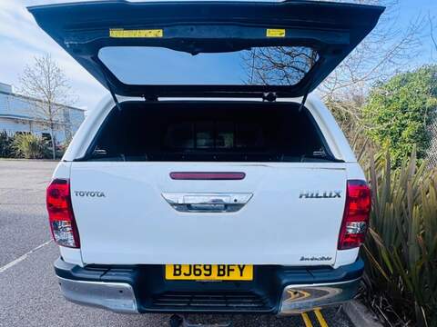 Toyota Hilux D-4D Invincible - U12