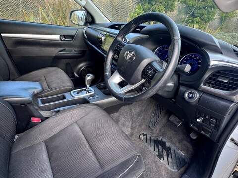 Toyota Hilux D-4D Invincible - U12