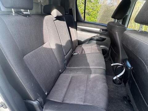 Toyota Hilux D-4D Invincible - U12