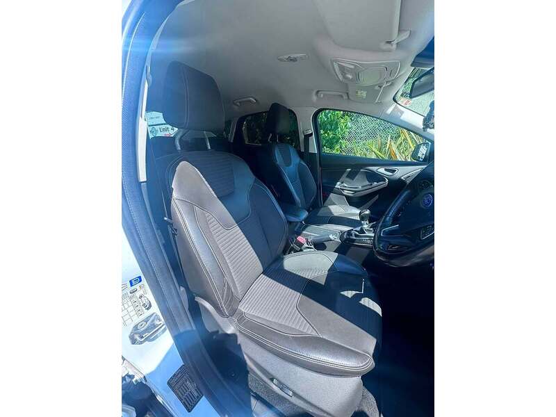 Ford Focus T EcoBoost Titanium X - U40