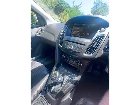 Ford Focus T EcoBoost Titanium X - U40
