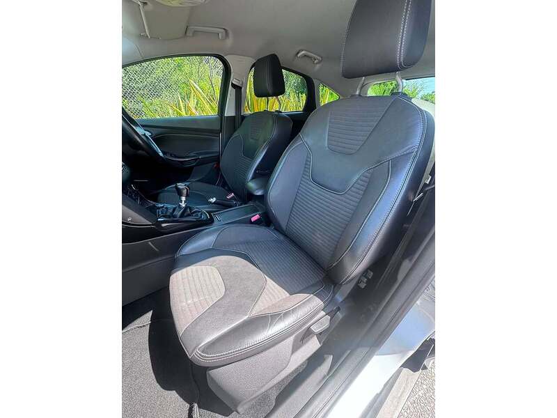 Ford Focus T EcoBoost Titanium X - U40