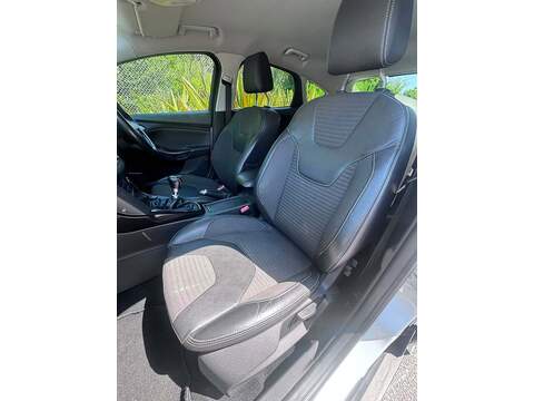 Ford Focus T EcoBoost Titanium X - U40