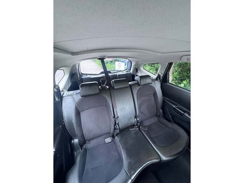 Nissan Qashqai+2 dCi 360 - U48