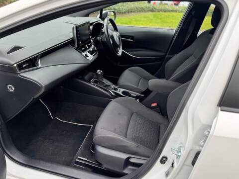 Toyota Corolla VVT-h Icon Tech - U6