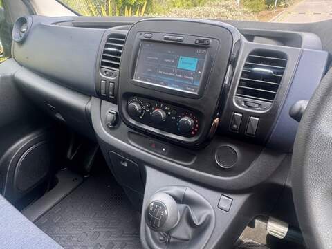 Vauxhall Vivaro CDTi 2900 - U9